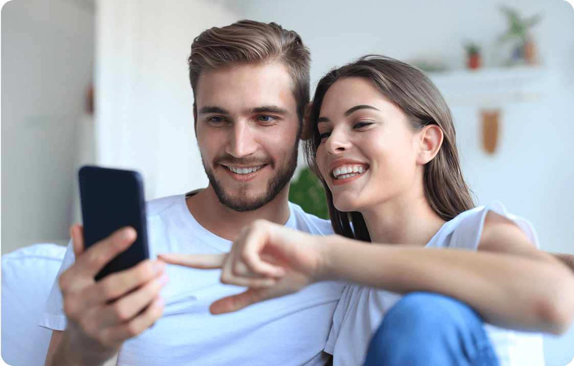 d04b991df44a4ae2210fc825f1165e9f0f8bc0d3-para-patrzaca-w-telefon